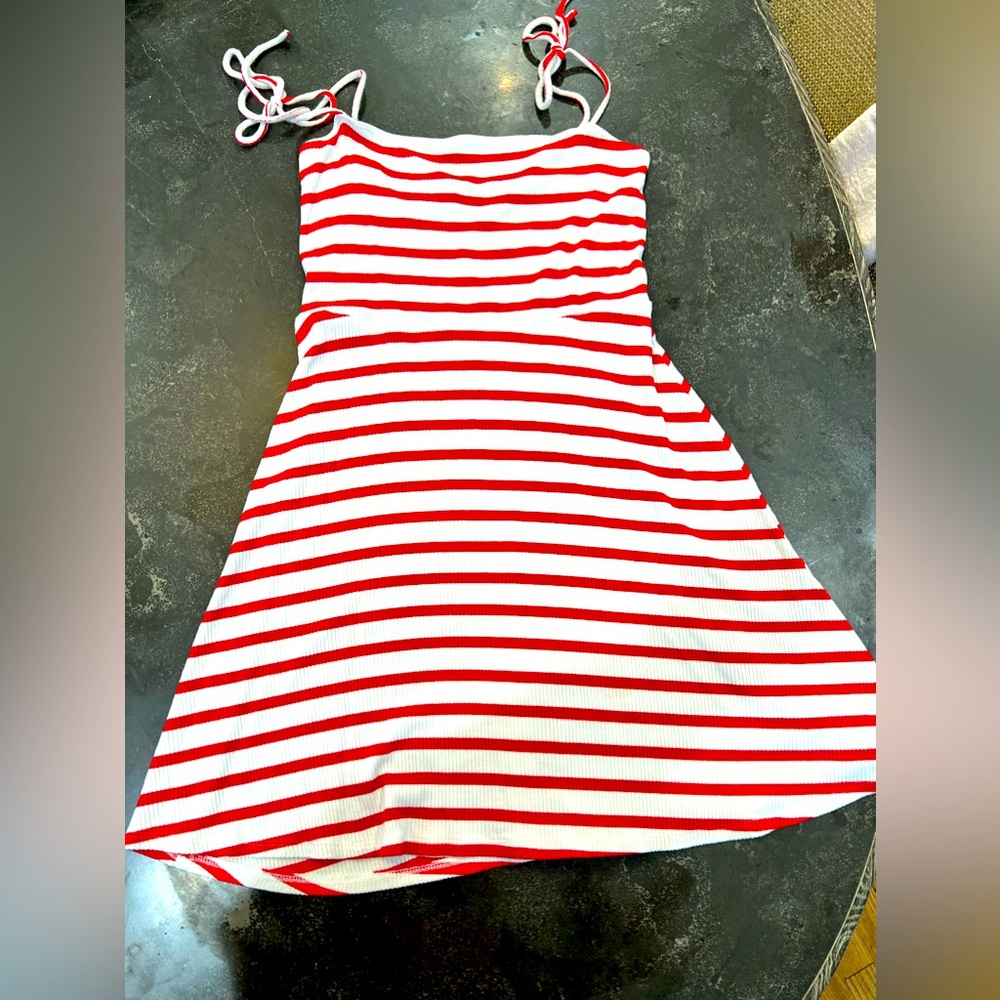 Cute, red and white striped dress with ties at the top medium